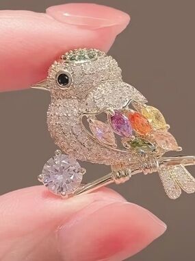 Elegant Gold and Multicolor Crystal Bird Brooch